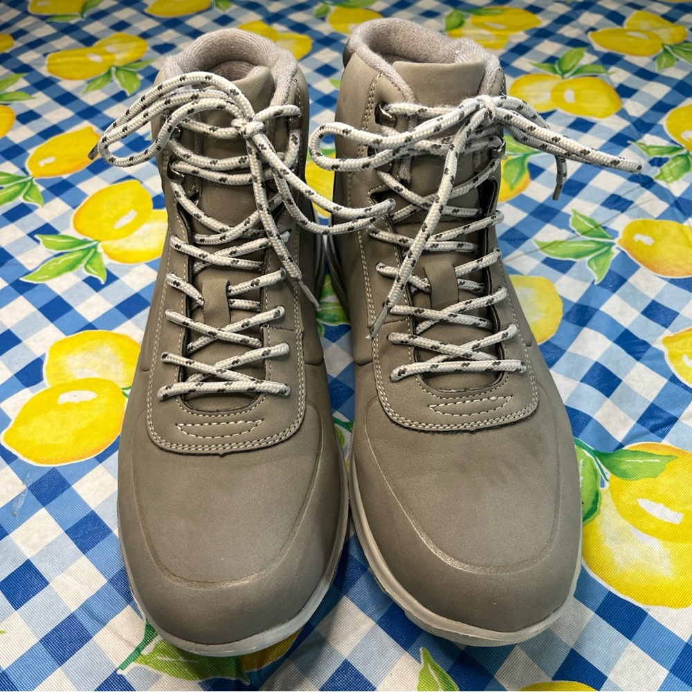 Men’s CC-Los Ultra Lightweight Boots Size 8.5 (41)